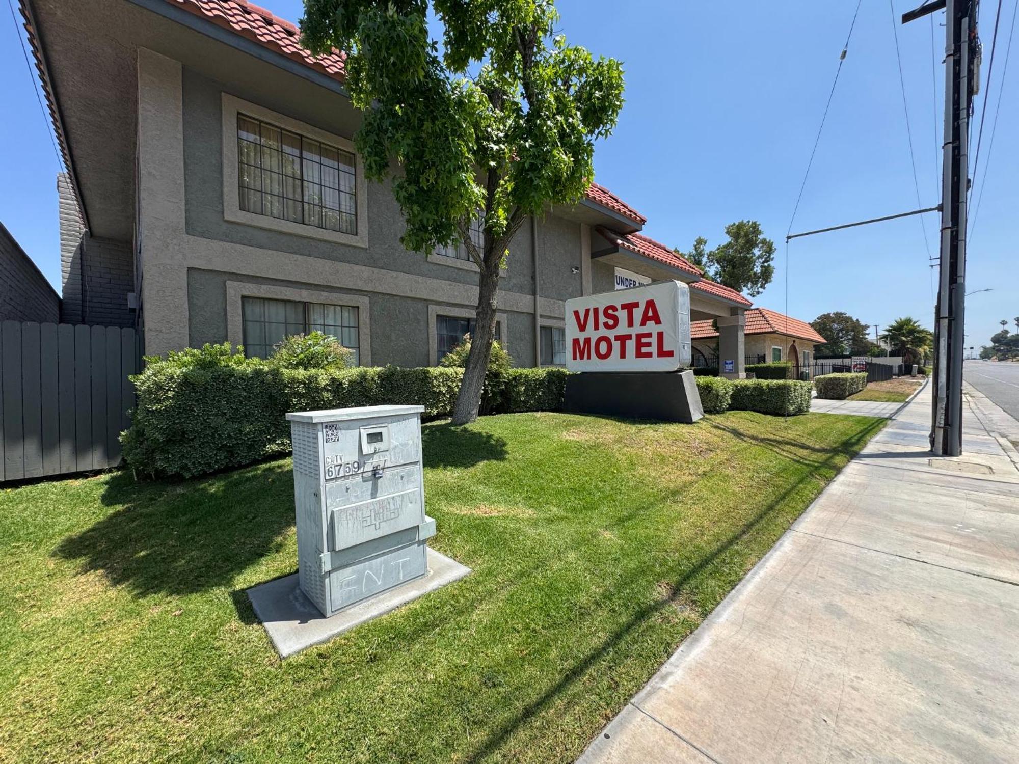 Vista - Hotel *